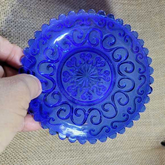 Vintage Cobalt Blue Pressed Glass Lacy Trinket Bowl - Picture 2 of 6
